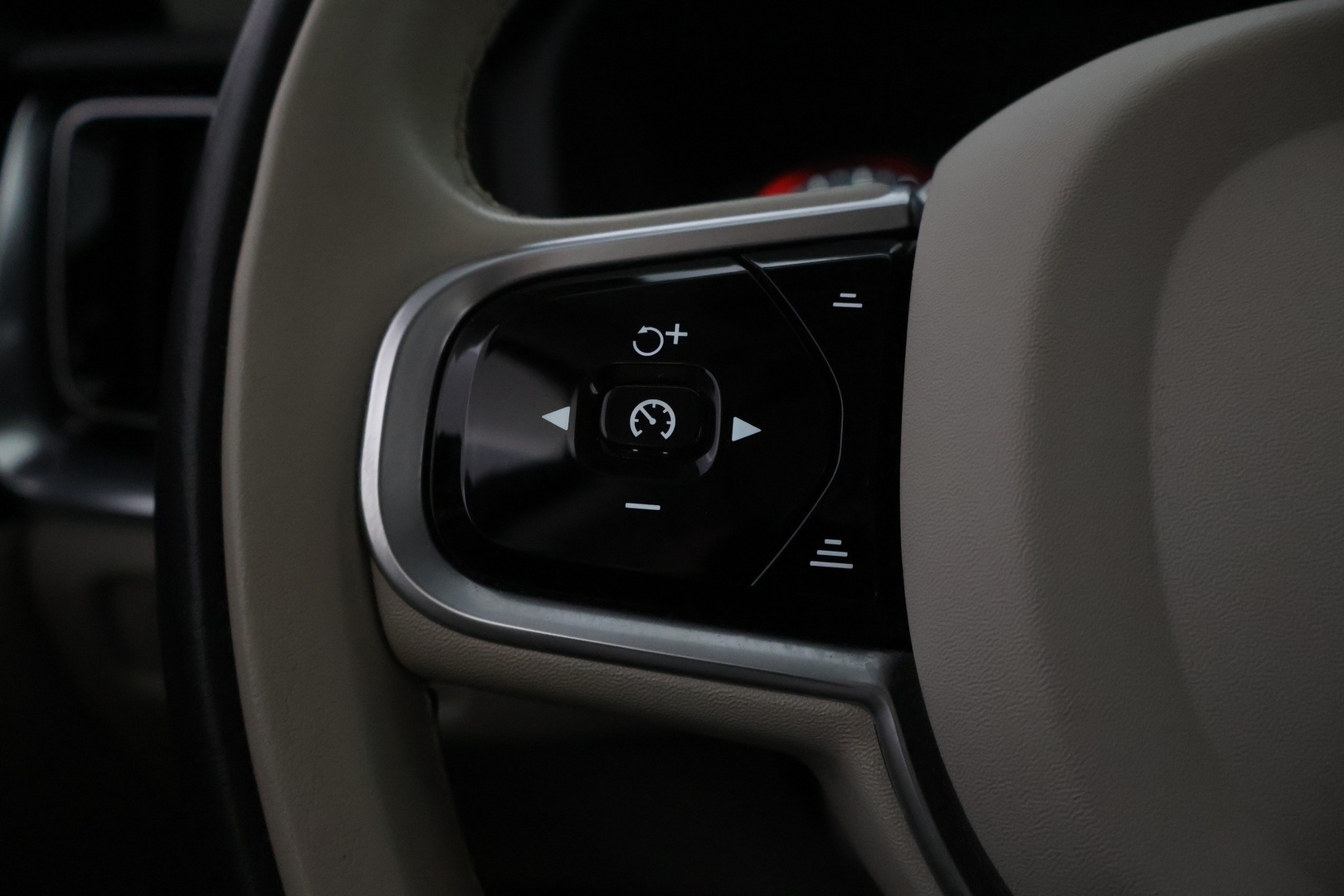 VOLVO V60 Cross Country 2019