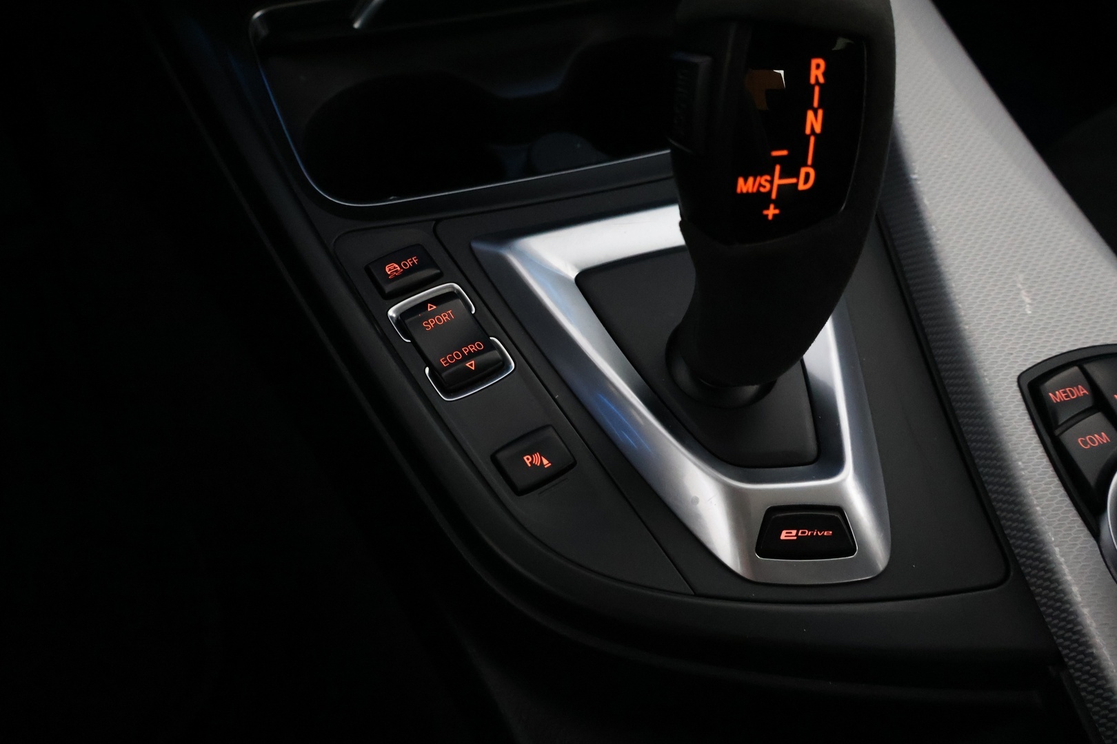 BMW 330 2017