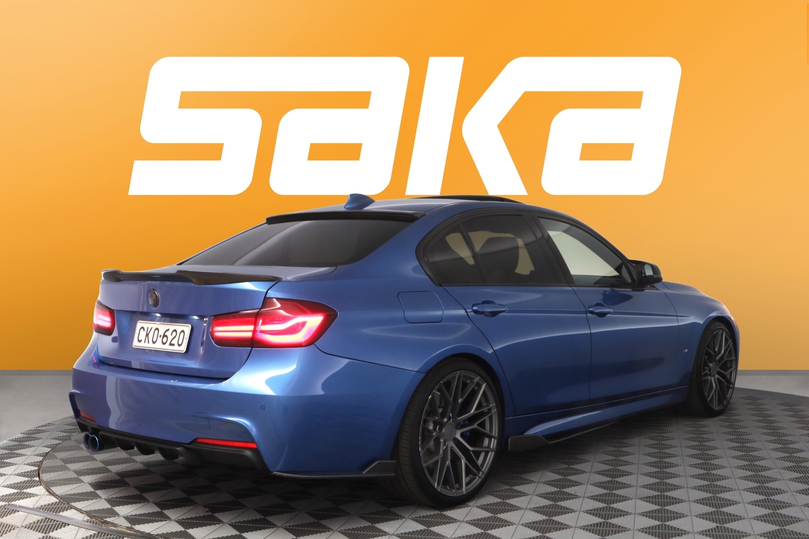 BMW 330 2017