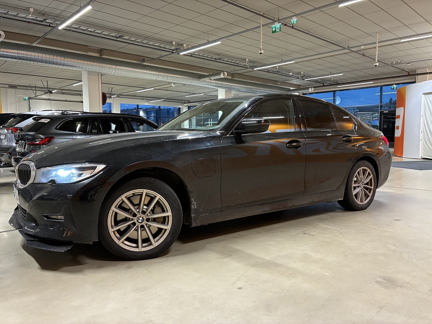BMW 330 2019