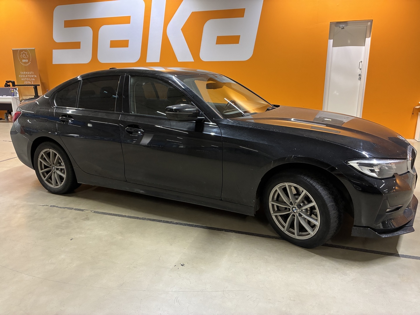 BMW 330 2019