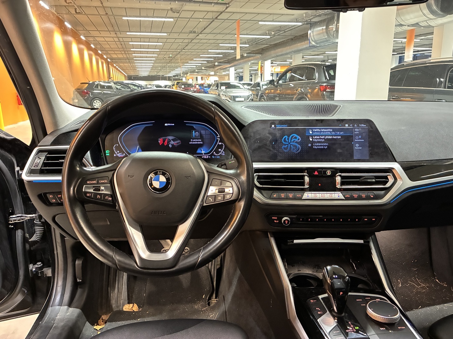 BMW 330 2019