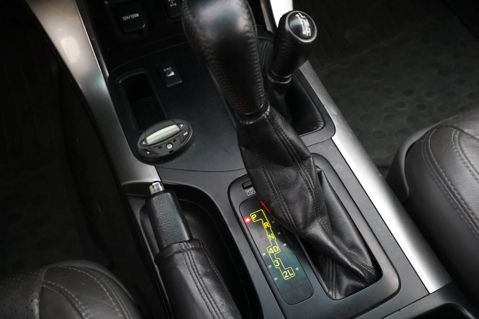 TOYOTA Land Cruiser 2006