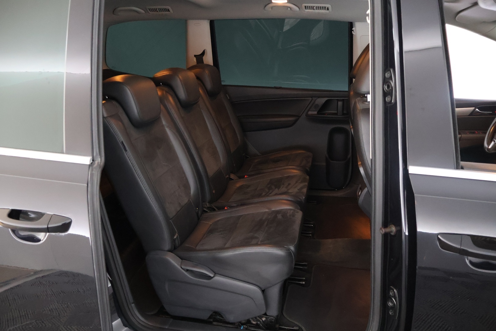 VOLKSWAGEN Sharan 2012