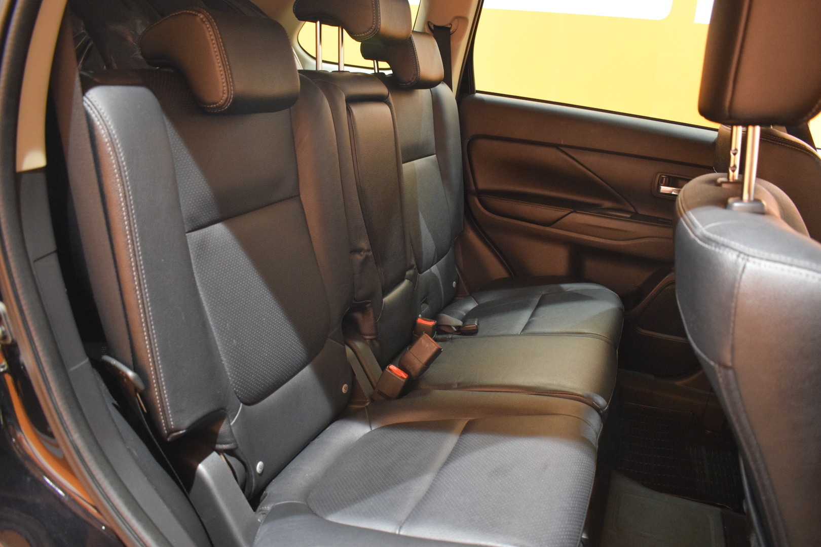 MITSUBISHI OUTLANDER PHEV 2014