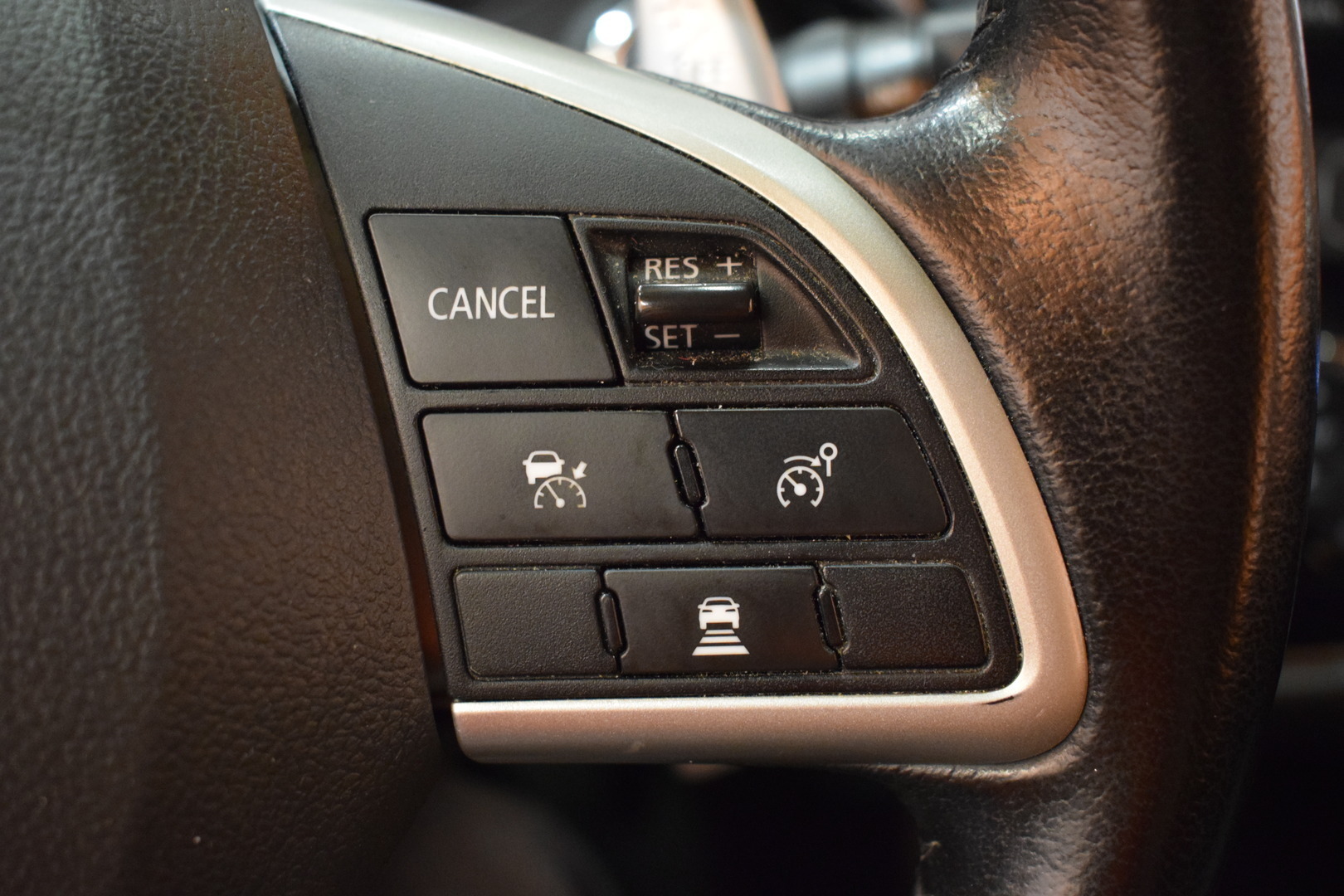 MITSUBISHI OUTLANDER PHEV 2014