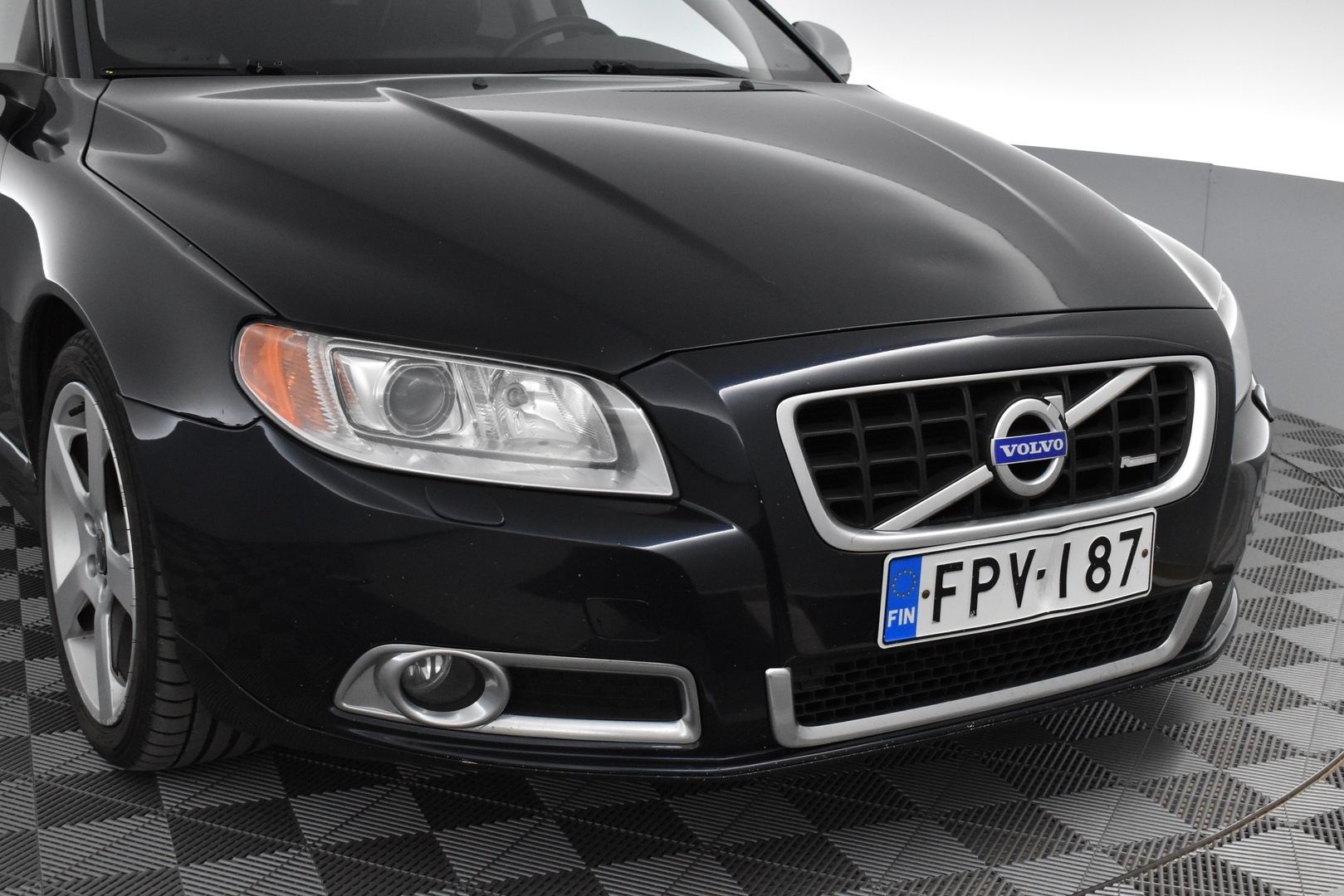 VOLVO V70 2010