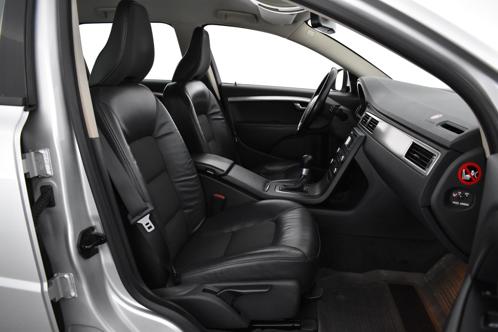 VOLVO V70 2009