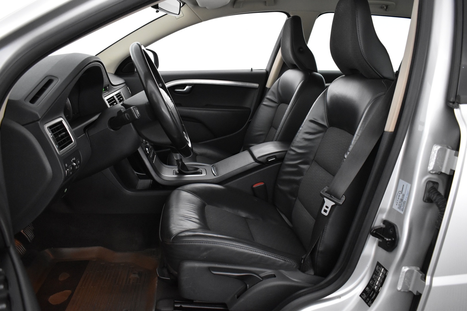 VOLVO V70 2009