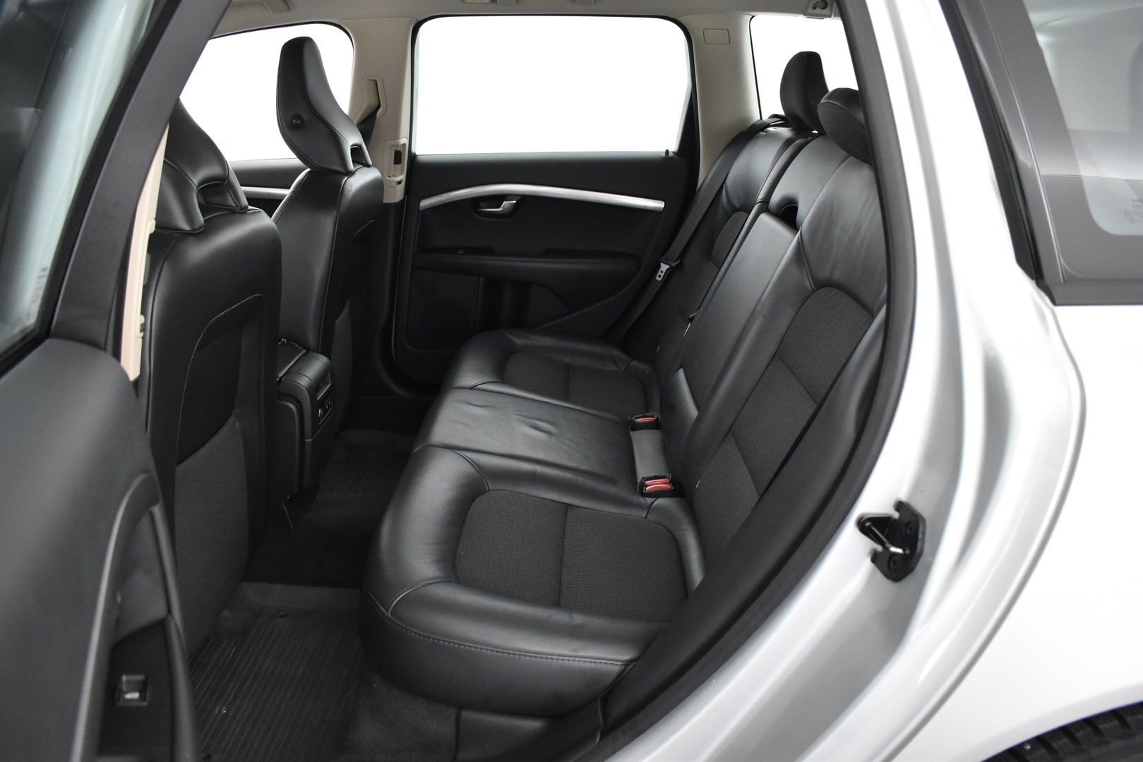 VOLVO V70 2009