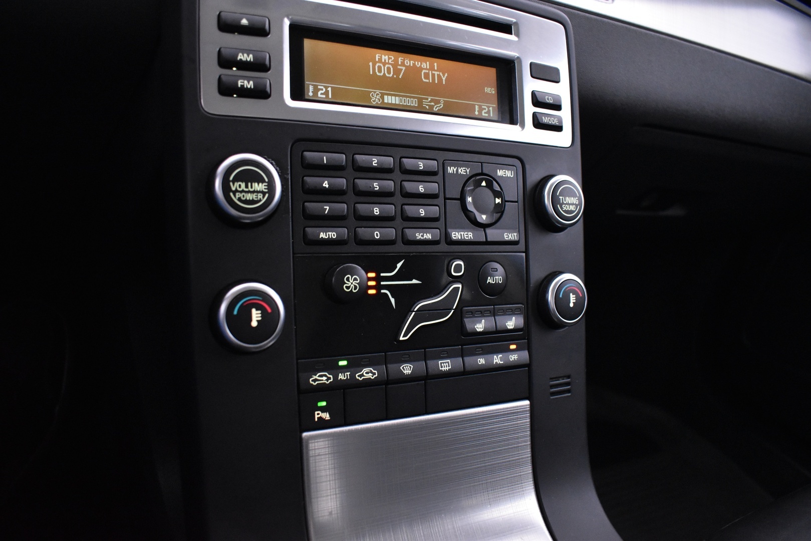 VOLVO V70 2009