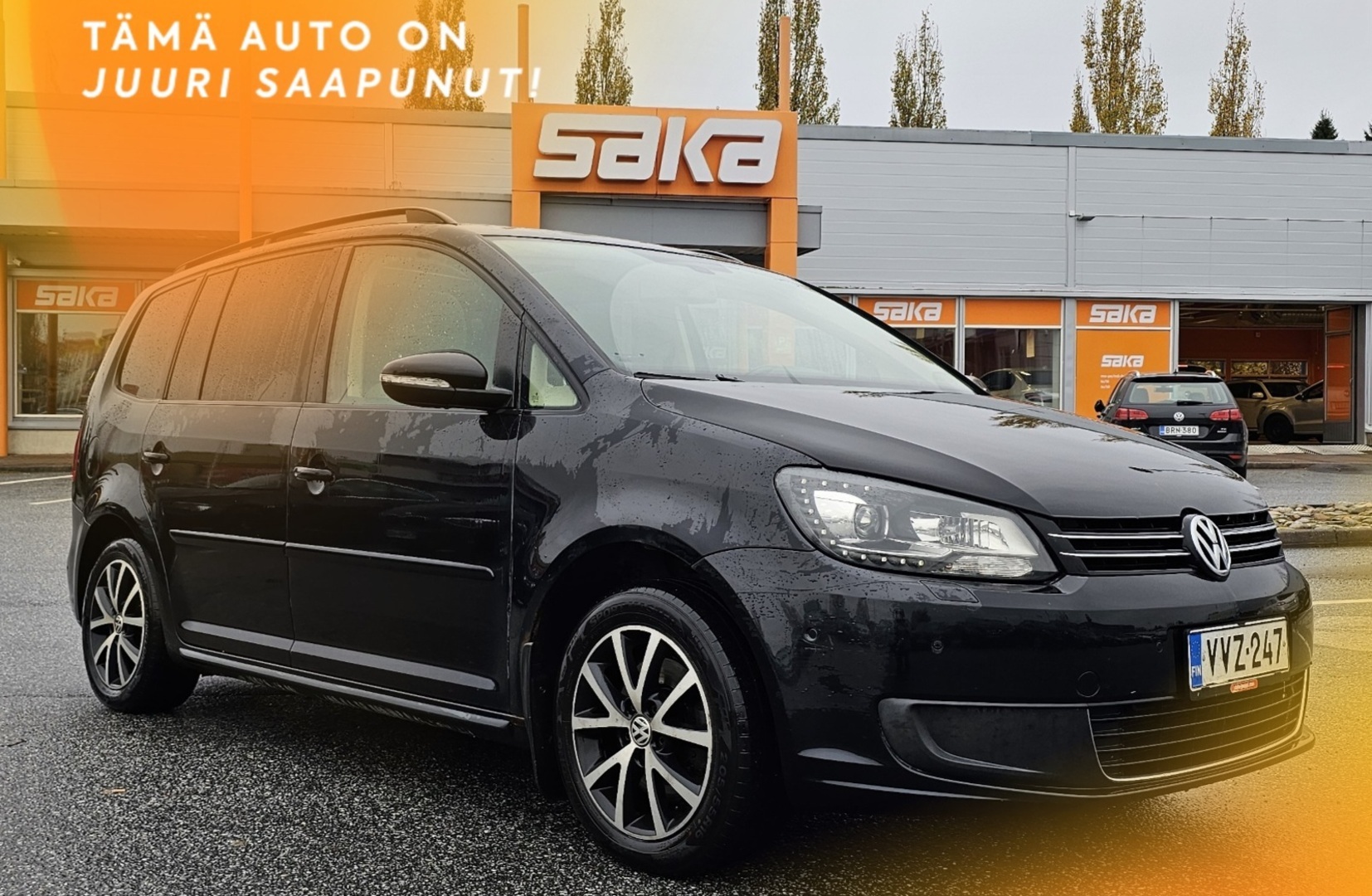 VOLKSWAGEN Touran 2011