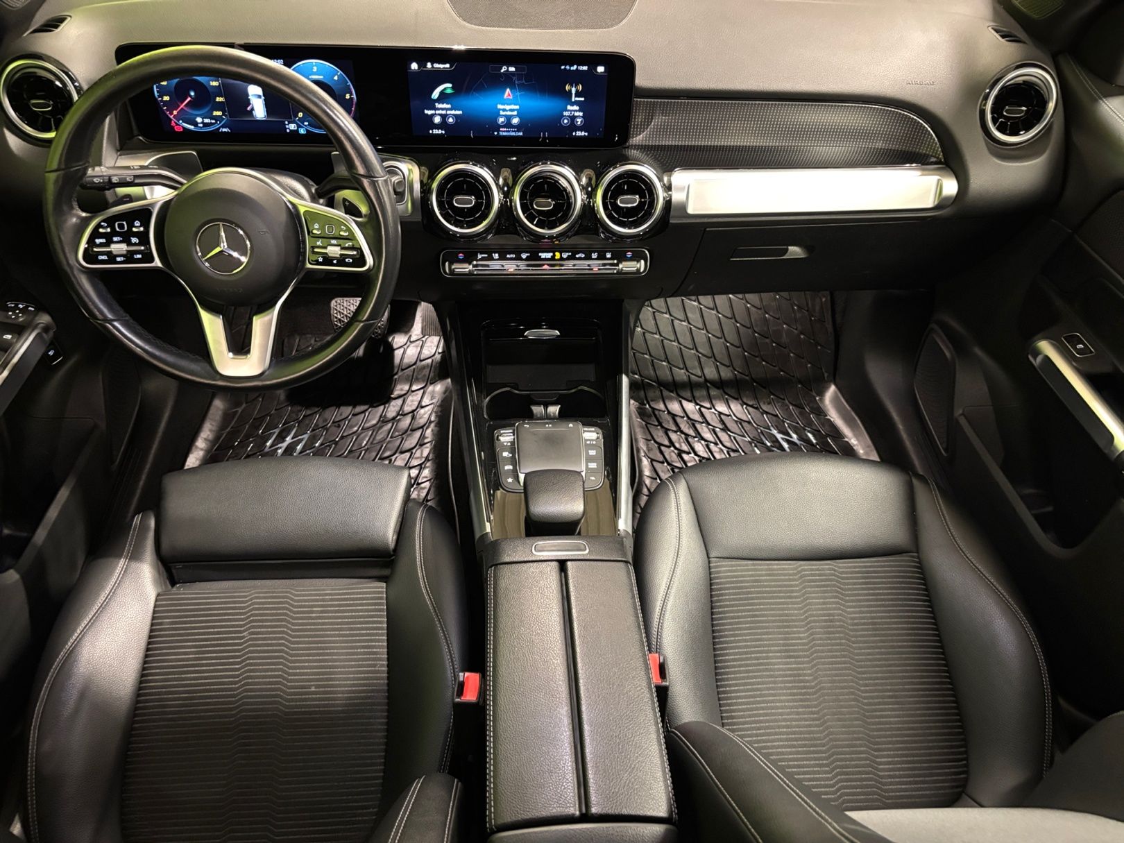 Mercedes-Benz GLB 2023