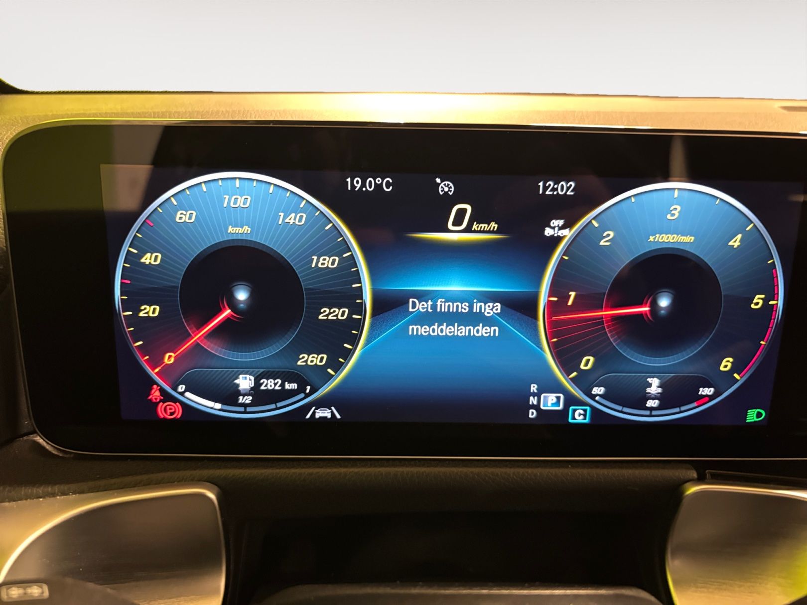 Mercedes-Benz GLB 2023