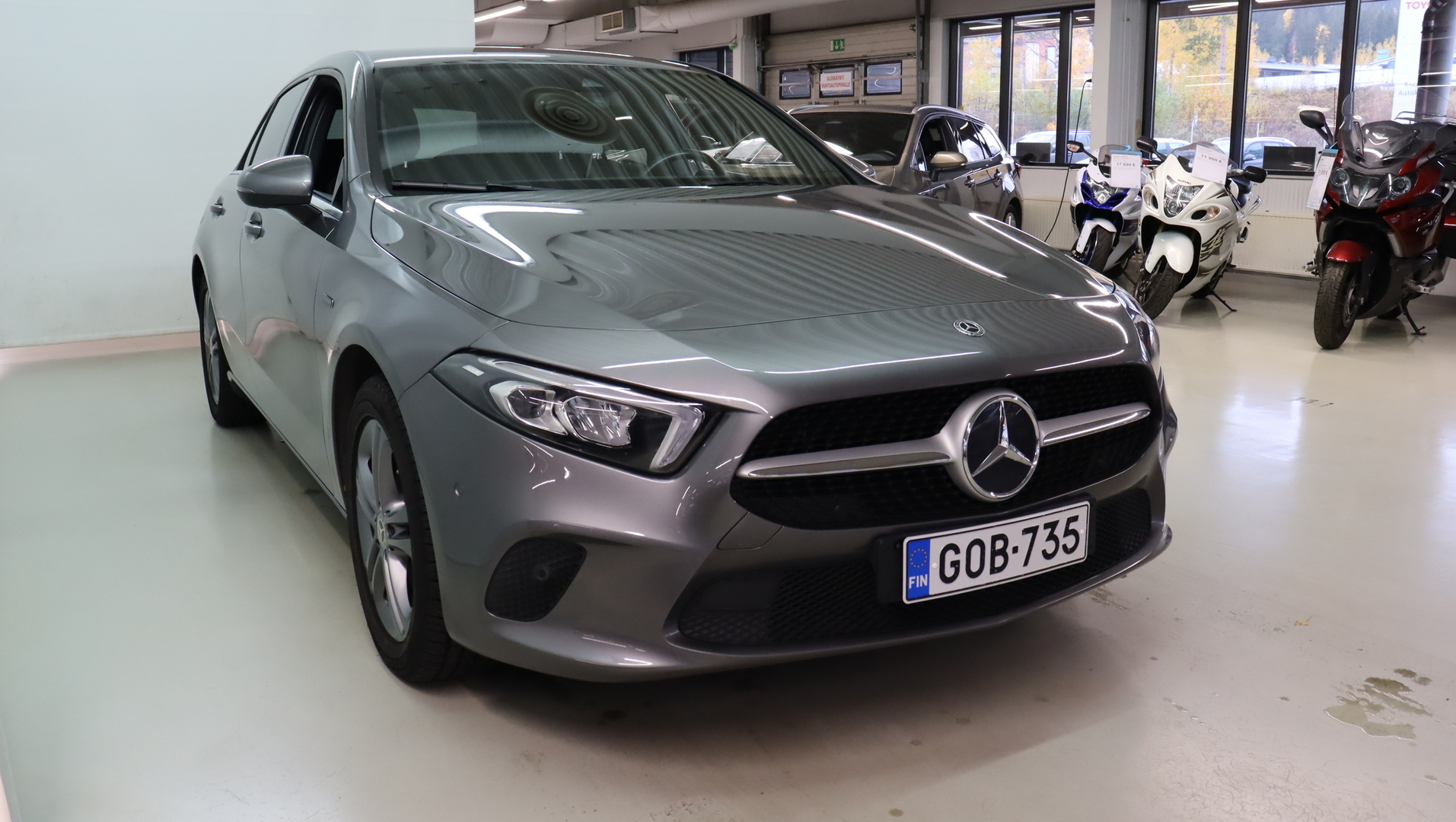 MERCEDES-BENZ A 2020