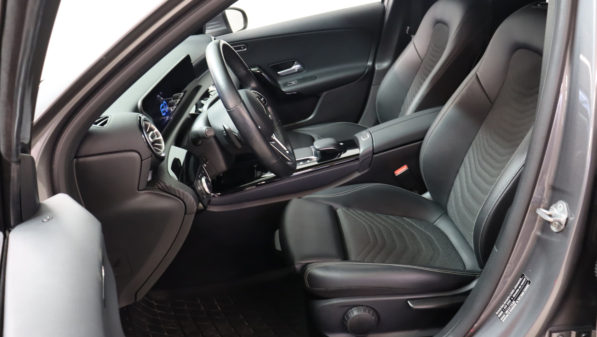 MERCEDES-BENZ A 2020