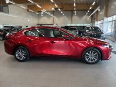 Sedan 2,0 (186hv) M Hybrid Skyactiv-X Elegance AT White leather Huippuvarusteet / Boseaudio