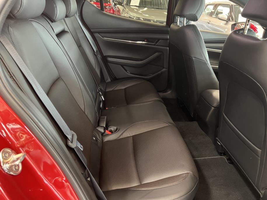Hatchback AWD 2,0 (186hv) M Hybrid Skyactiv-X Luxury Business AT Black