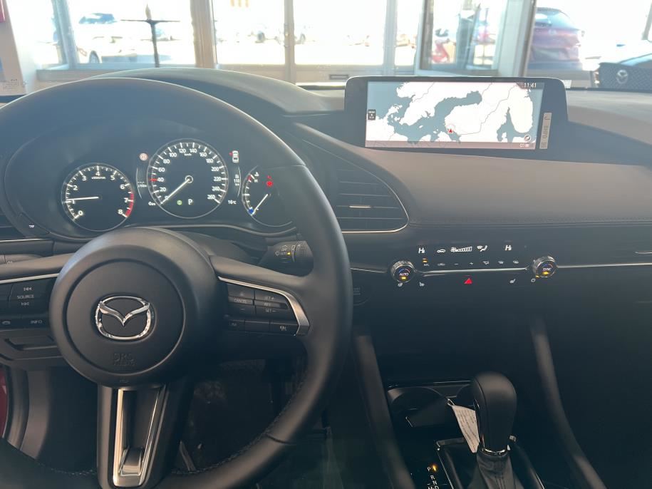 Sedan 2.5 M Hybrid e-Skyactiv G Centre-line AT 140hv Sis. Talvirenkaat, Rahoituskorko 0% (+kulut)