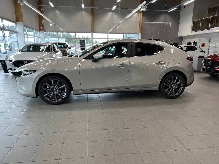Hatchback 2.5 M Hybrid e-Skyactiv G Centre-line AT 140hv Sis Metväri, Talvirenkaat+Lämpöpaketti,