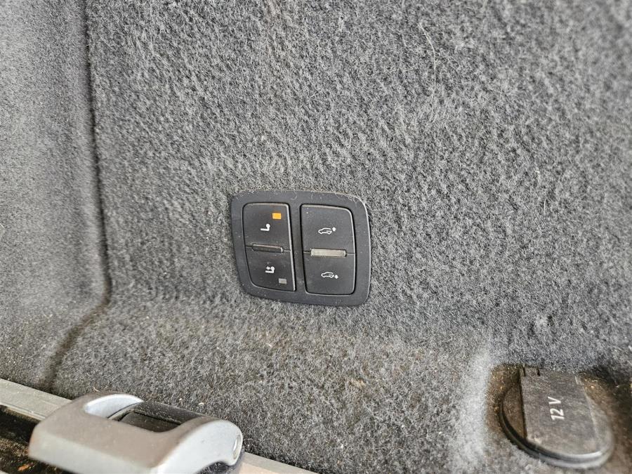 3,0 V6 TDI DPF 176 kW quattro tiptronic-autom. 7-ist. Start-Stop/ Sähkötoimiset istuimet/ Navi