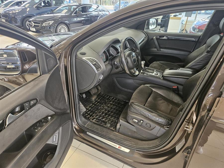 3,0 V6 TDI DPF 176 kW quattro tiptronic-autom. 7-ist. Start-Stop/ Sähkötoimiset istuimet/ Navi