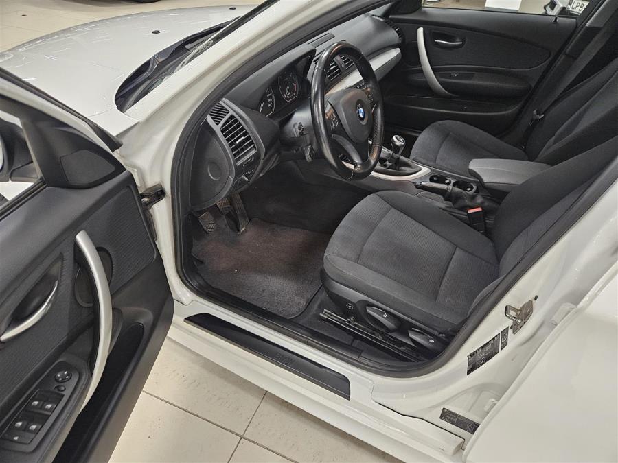 E87 Hatchback 5-ov Business/ Automaatti ilmastointi/ Suomi-auto/ Xenon valot/ Vakkari