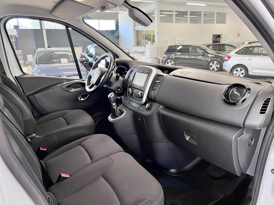 Van 2,0 dCi 145 A/T L2H1 1.2t FWD Working Star Blind FD Blind SSD /1 omistaja/Vetokoukku/ Webasto