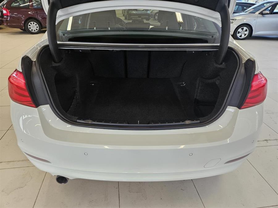 F30 Sedan 318i A Business Exclusive/ Suomiauto/ Defa lämpöpaketti/Bi-LED ajovalot/ Tutkat/ Alv