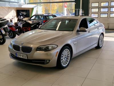 BMW 535 TwinPower Turbo A xDrive F10 4-ov / Navi / Automaatti pitkät / Peruutuskamera ja tutkat /Kattoluukku