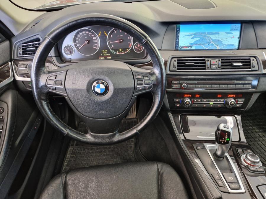 TwinPower Turbo A xDrive F10 4-ov / Navi / Automaatti pitkät / Peruutuskamera ja tutkat /Kattoluukku