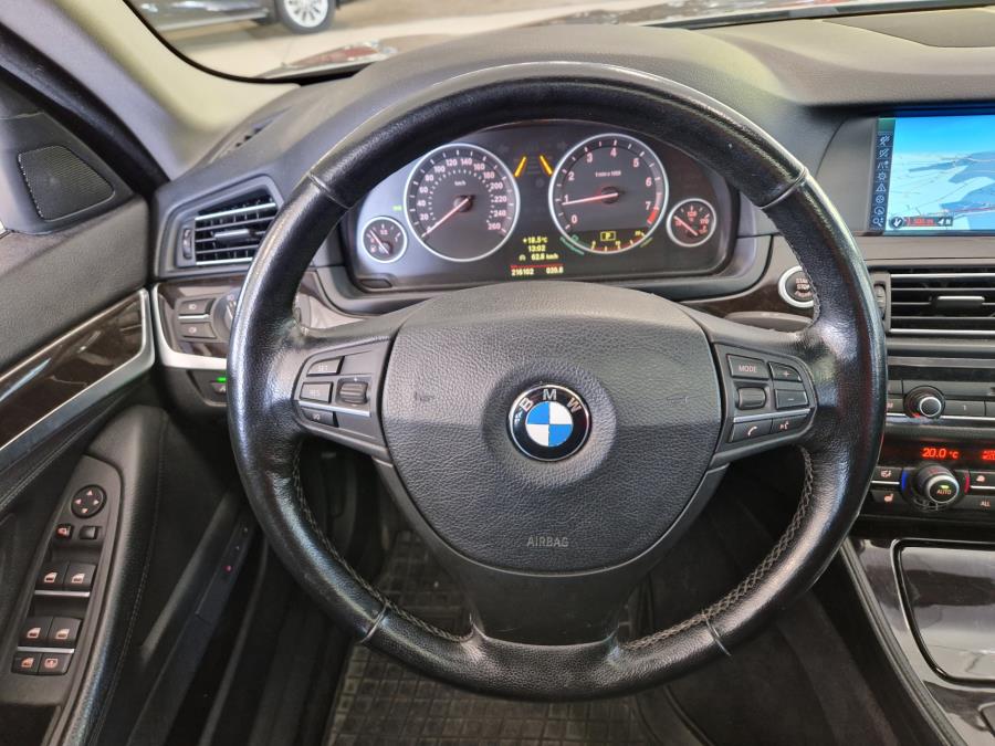 TwinPower Turbo A xDrive F10 4-ov / Navi / Automaatti pitkät / Peruutuskamera ja tutkat /Kattoluukku