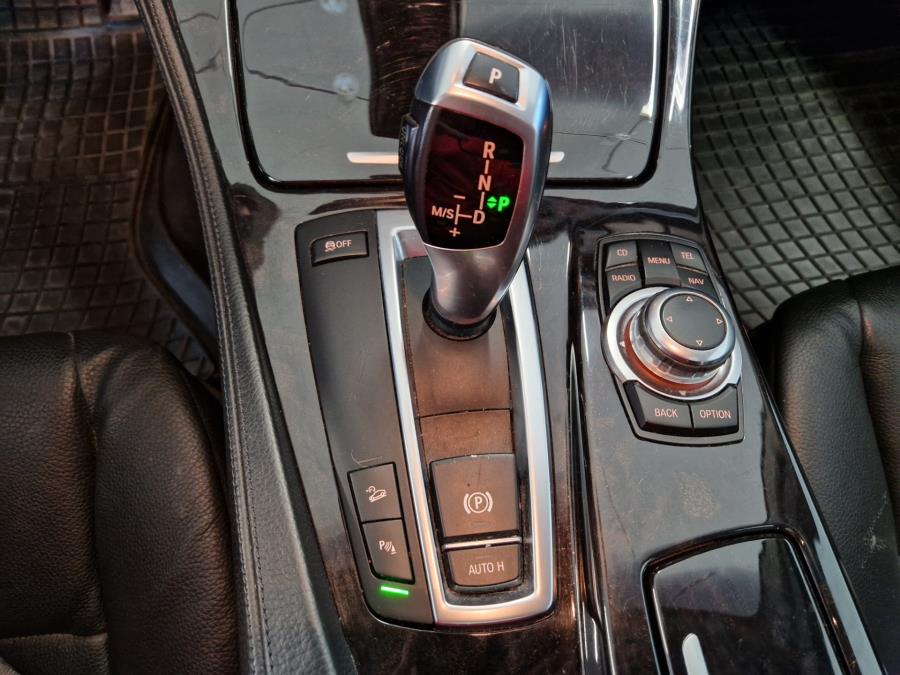 TwinPower Turbo A xDrive F10 4-ov / Navi / Automaatti pitkät / Peruutuskamera ja tutkat /Kattoluukku