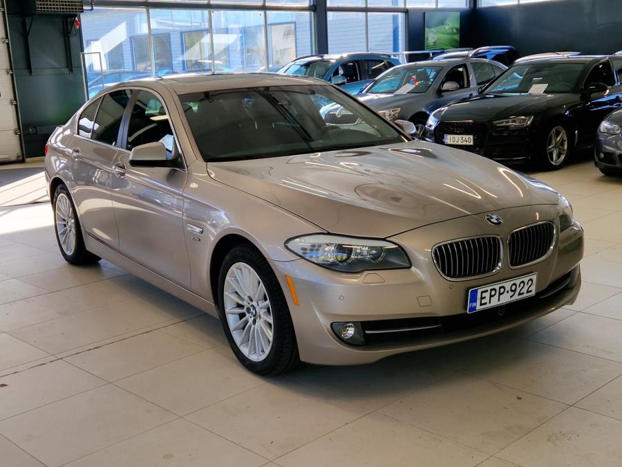 TwinPower Turbo A xDrive F10 4-ov / Navi / Automaatti pitkät / Peruutuskamera ja tutkat /Kattoluukku