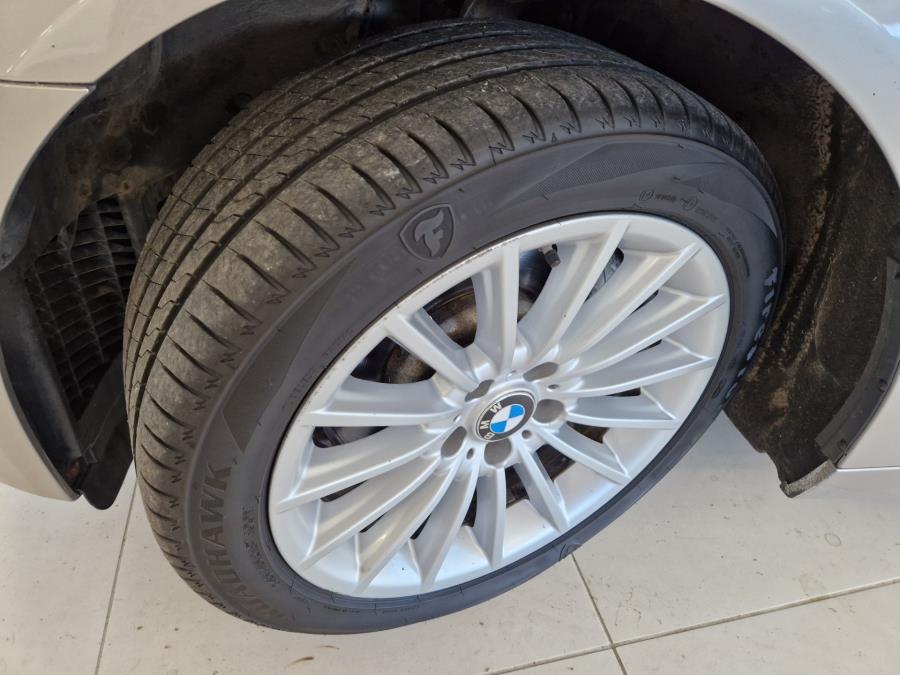 TwinPower Turbo A xDrive F10 4-ov / Navi / Automaatti pitkät / Peruutuskamera ja tutkat /Kattoluukku