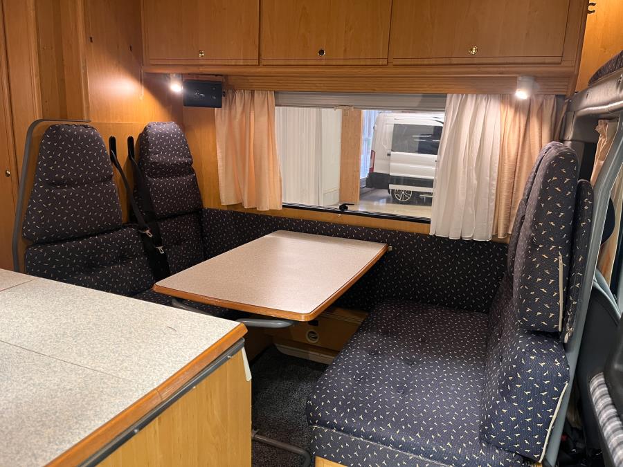 Ducato 2.5 TDi 115 hv / Vetokoukku / Vaihtomoottori 09/2023  / Rek. 7:lle / Suihku / Kaikki toimii