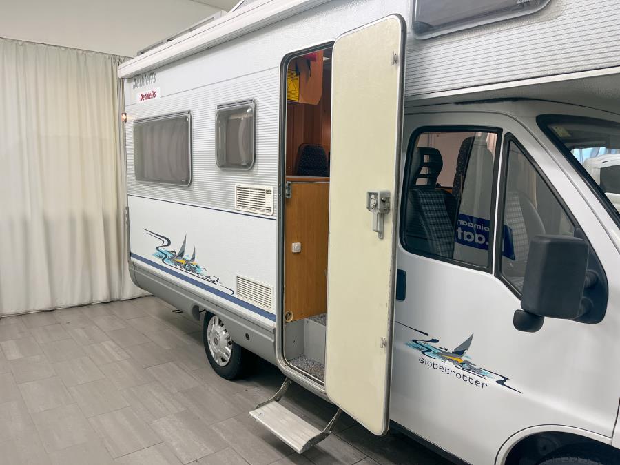 Ducato 2.5 TDi 115 hv / Vetokoukku / Vaihtomoottori 09/2023  / Rek. 7:lle / Suihku / Kaikki toimii