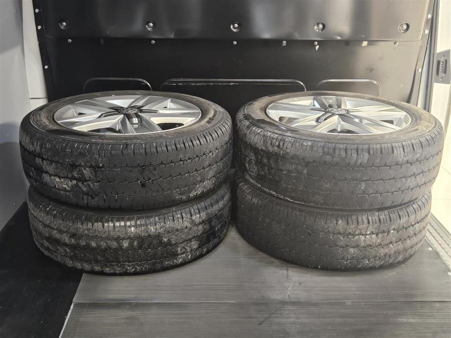 umpipakettiauto Pitkä 2,0 TDI 150 kW 4Motion DSG/ ALV/ 1.omistaja/ Webasto/ Koukku/ LED ajovalot