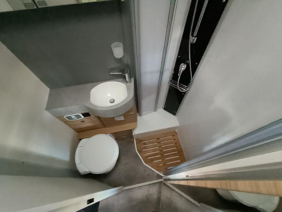 T 6811 EB ALV Vähennyskelpoinen/ Erillisvuoteet/ Hubbet/ Peruutuskamera/ Vakkari/ Ilmastointi