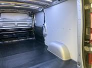 Van 2.0 dCi 150 hv man. L2H1 N-Connecta / Korko 0 % / 2 x sivuovi / Webasto kauko-ohj / Vanerointi