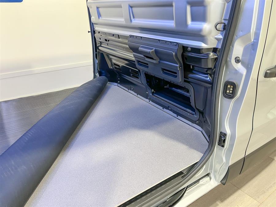 Van 2.0 dCi 150 hv man. L2H1 N-Connecta / Korko 0 % / 2 x sivuovi / Webasto kauko-ohj / Vanerointi
