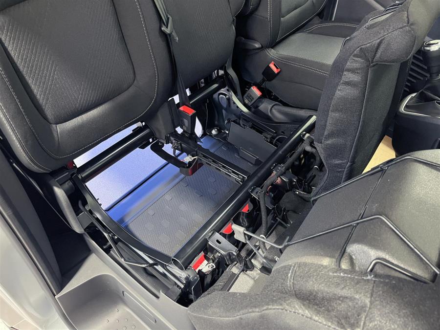 Van 2.0 dCi 150 hv man. L2H1 N-Connecta / Korko 0 % / 2 x sivuovi / Webasto kauko-ohj / Vanerointi