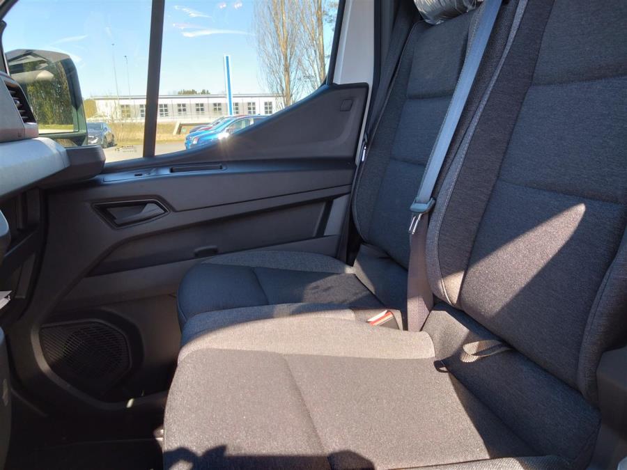 Van dCi 150 9 A/T N-Connecta L3H2