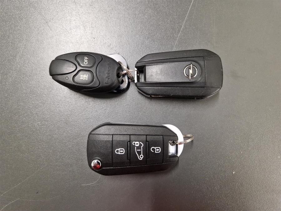 Van L Comfort 145 D Turbo S/S / Alv / 1-om / Suomi-auto / Webasto / Koukku / Vakkari / Sadetunnistin