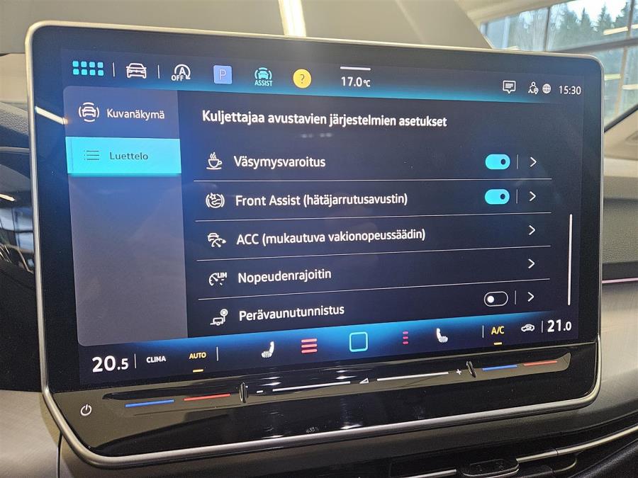 Variant Comfort Business 1,5 eTSI 110 kW (MHEV) DSG-aut./ Koukku/ Mukautuva vakkari/ 1. Omistaja