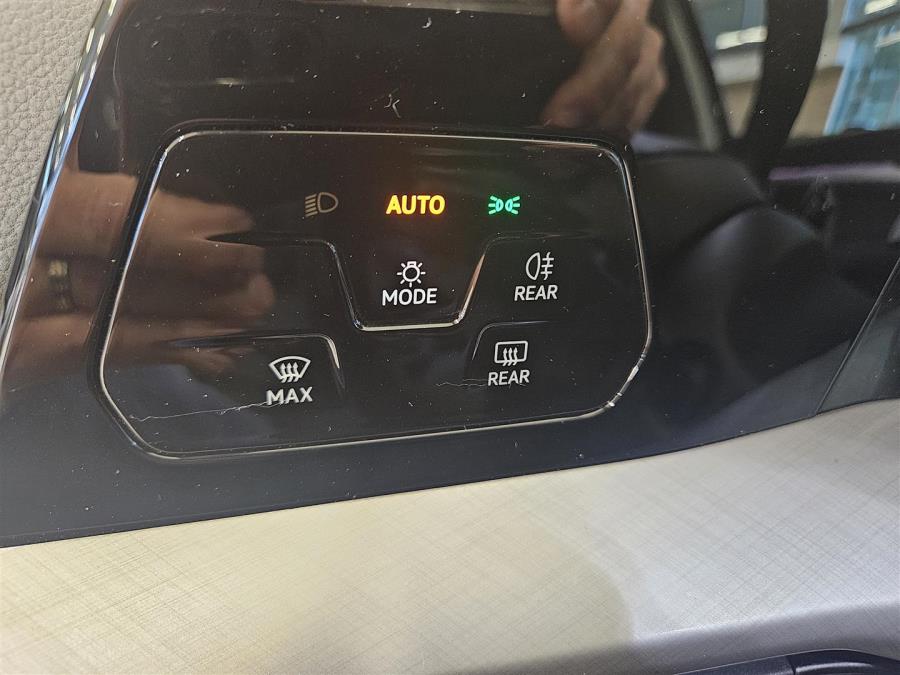 Variant Comfort Business 1,5 eTSI 110 kW (MHEV) DSG-aut./ Koukku/ Mukautuva vakkari/ 1. Omistaja