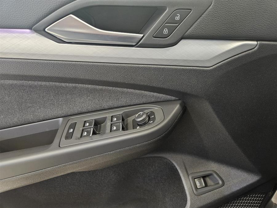 Variant Comfort Business 1,5 eTSI 110 kW (MHEV) DSG-aut./ Koukku/ Mukautuva vakkari/ 1. Omistaja