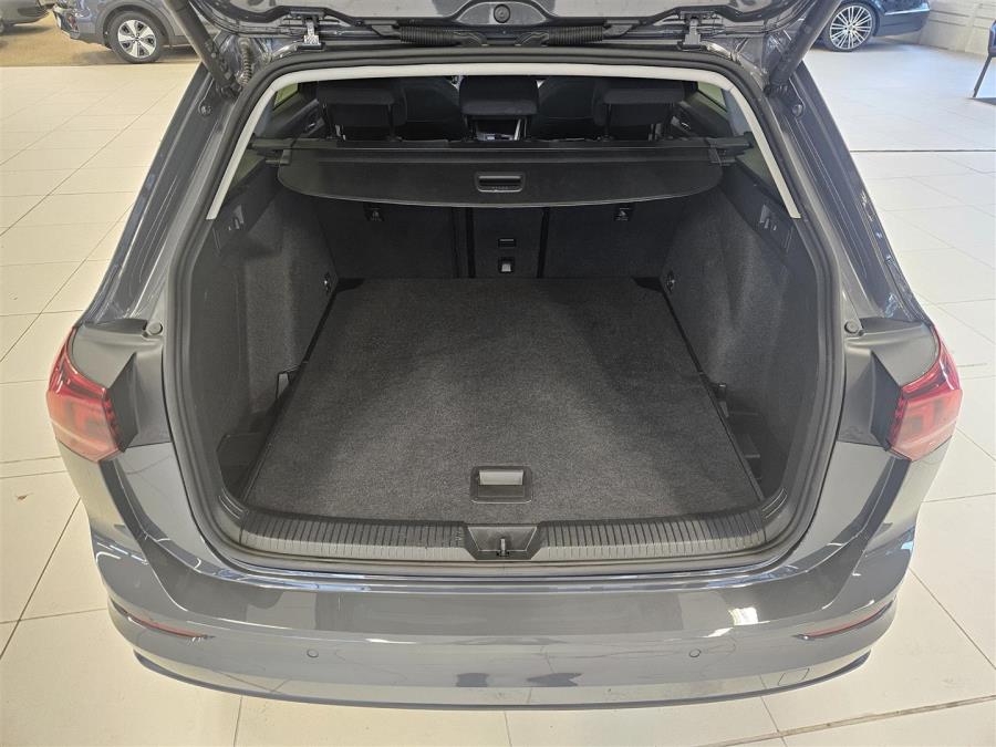 Variant Comfort Business 1,5 eTSI 110 kW (MHEV) DSG-aut./ Koukku/ Mukautuva vakkari/ 1. Omistaja