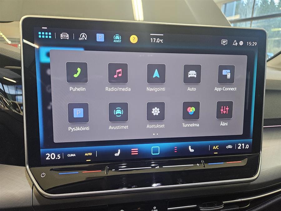 Variant Comfort Business 1,5 eTSI 110 kW (MHEV) DSG-aut./ Koukku/ Mukautuva vakkari/ 1. Omistaja