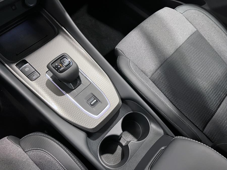 MHEV 158 hv aut. N-Connecta Comfort Pack / Korko 0 % / Musta katto / Takaluukku sähköllä